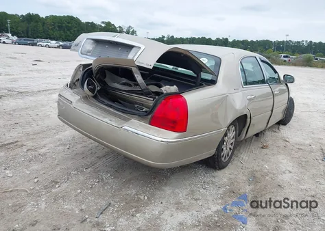 2006 Lincoln Town Car Signature z USA, uszkodzony, nr VIN 1LNHM81V76Y612251